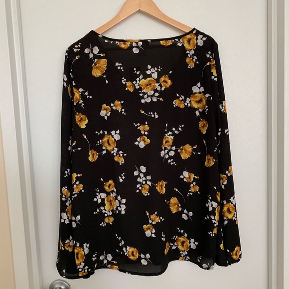 Torrid Floral Print V-Neck Georgette Blouse - Picture 7 of 7